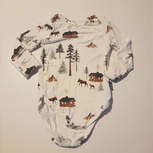 Excellent condition.  Bamboo long sleeve onesie. Size 6-12m